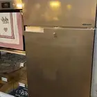 ثلاجه توشيبا حجم وسط شبه جديده