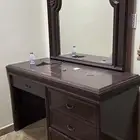 تسريحة و مكاتب للبيع