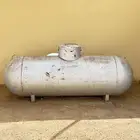 للبيع غاز مركزي ( 1000 لتر ) نضيف جدا