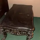 طاولة خشب