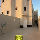 للبيع شقه ارضيه بحي الريان