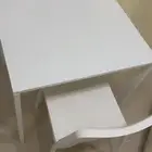 طاولة وكرسي واحد ابيض من ايكيا