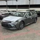 تويوتا كامري فئة E ستاندر بنزين 2025