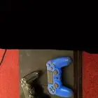 للبيع سوني فور نضيف شاريه مستعمل مافيه شي ابد شرط   يدتين