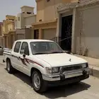 Hilux model 2000