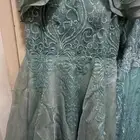 فستان اخضر تفصيل في 450 سعر البيع 100 أتلبس مره وحده