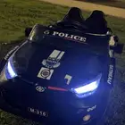 سيارة اطفال