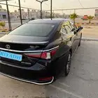 لكزس هايبرد es 300. 2023