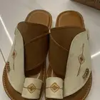 حذاء شرقي جديد للبيع