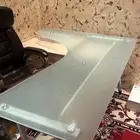 طاوله كبيره مناسبه مكتب او يمكن بيسي
