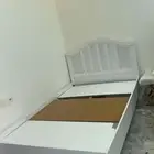 سرير للبيع