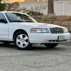 للبيع فورد فكتوريا 2011 ((مخزن)) ممشى قليل