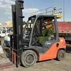 لتأجير الروافع الشوكيه والكرينات الونش رافعة شوكية شهري يوم