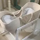 سرير اطفال صغير