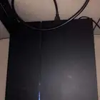 سوني فور نضيف للبيع معه يد بيضا وشريط كود علا السوم