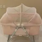 سرير أطفال وردي