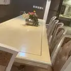 طاولة طعام