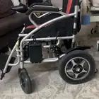 للبيع عربيه كهربائيه جديده