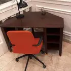 مكتب فخم مع كرسي