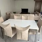 جلسه جميله عائلية مع طاوله طعام طقم