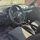 للبيع السيارة و لوحة ع سوم موديل 2005 المشي 240 آلف