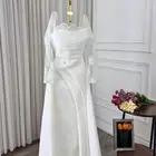 فستانين وجلابيات وجاكيتات البرد