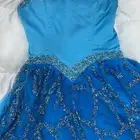 فستان تفصيل من مصممه