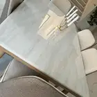 طاولة طعام
