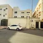 للبيع عماره ثلاث ادوار على واجهتين وحديقه