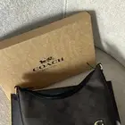 شنط كوتش طبق الأصل