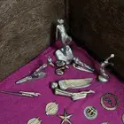علامات و تماثيل للبيع