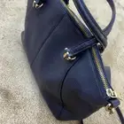 شنطة قوتشي كحلي