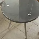 طاوله ومرايه وكرسي ودولاب
