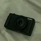كاميرا Sony ZV-1F للبيع بحالة ممتازه بسعر 2000 ريال