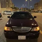 لينكون تاون كار 2006 executive L. (عنابي)