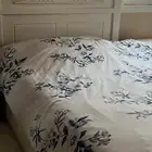 قاعدة سريرين للبيع.