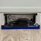 مجسمات سيارات.