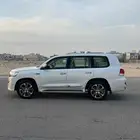 لاند كروزر 2017