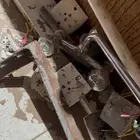 كرسي مكيف حديد عدد 5 وخلاطات مغاسل 2 فيش كهربا 5