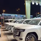 يوجد اكثر من 15 قطعه لاندكروزر