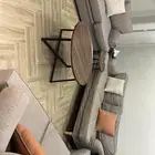 كنب اربع قطع 3 كبار ووحده لوحدها وطاوله كبيره وخمس صغار