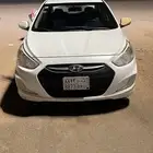 اكسنت 2017 ماشيه 290 نظيفه ابيض لها معي 4 سنين وماقد اشتكيت