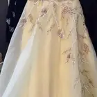 فستان زواج للبيع بس يحتاج له غسيل