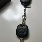 مفتاح مع ريموت تويوتا يارس جديد مع الميدالية