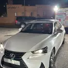 IS لكزس 2019