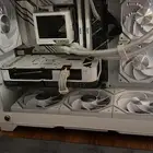 للبيع PC قيمنق فخم جدا وايت كامل