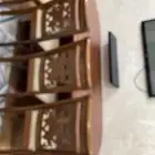 طاولة طعام 6 كراسي فيها حرق بسيط