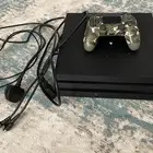 للبيع بلاستيشن 4 برو يدين بحاله جيده