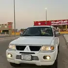 جيب مستبيشي يحمل لوحة مميزة