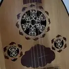 عود نظيف بدون كسور ولا هو مقطع والصوت واضح